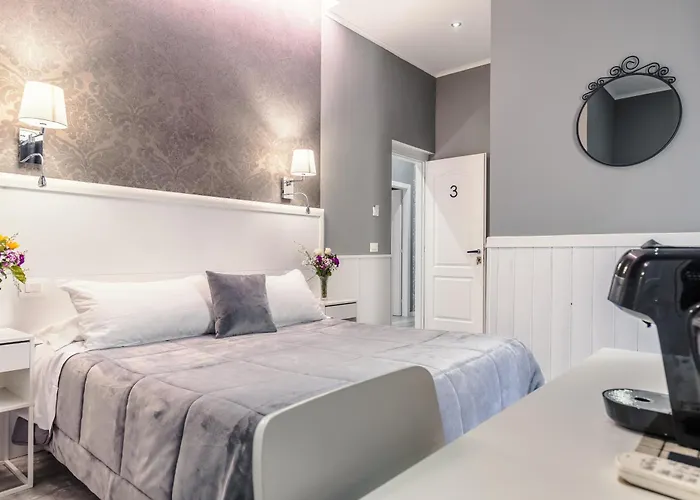 Bed And 4* Roma